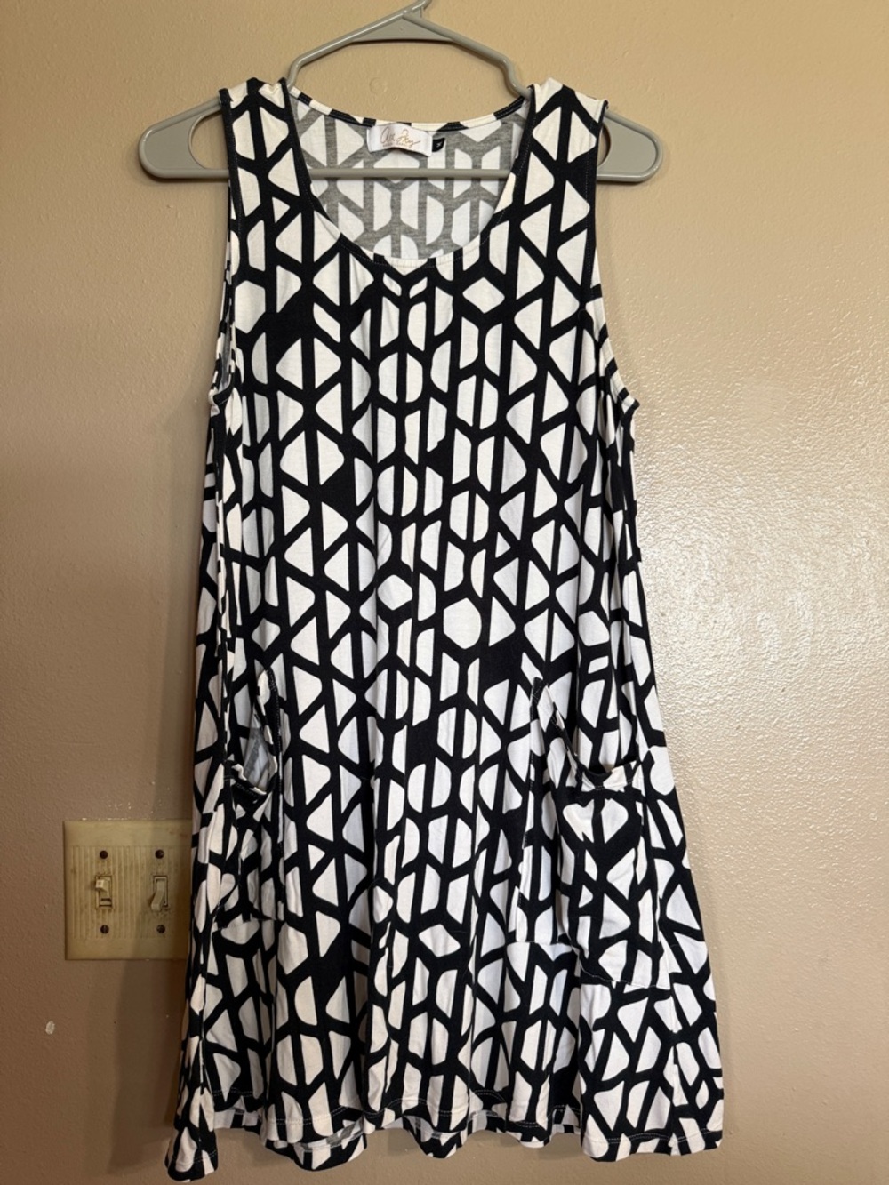 Ava Sky Hawaii Sleeveless Black & White Geometric Swing Dress